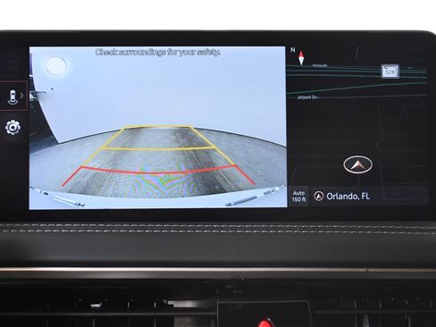 Used 2025 Genesis G70 2.5T image 18