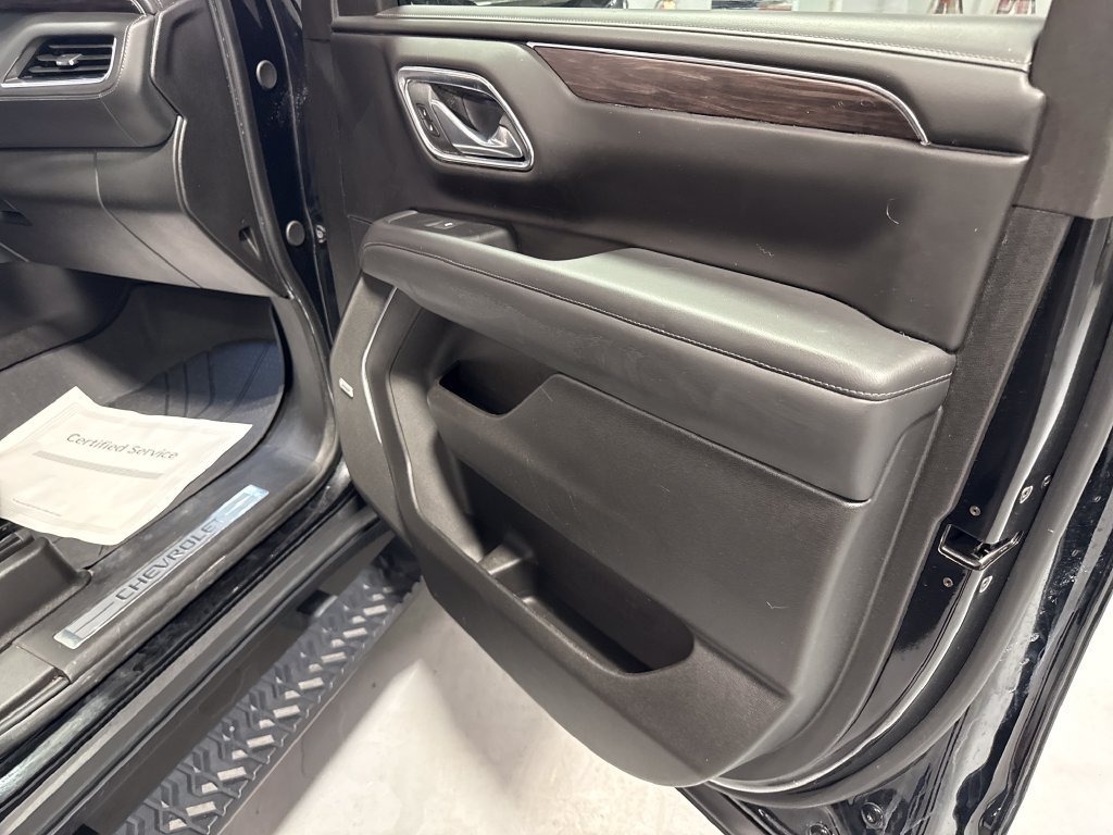 Used 2024 Chevrolet Tahoe Z71 w/ Luxury Package AWD/4WD image 36