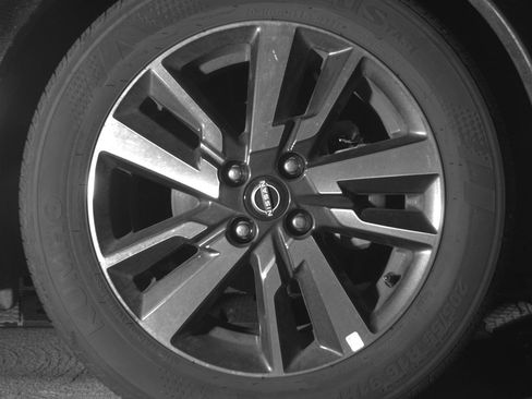 Used 2025 Nissan Versa SV image 13