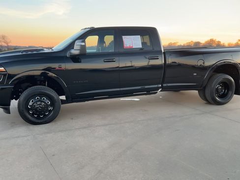Used 2025 RAM 3500 Limited image 4