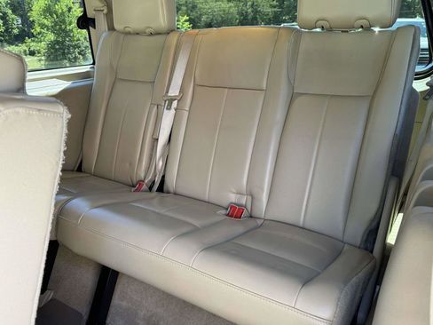 Used 2013 Ford Expedition XLT AWD/4WD image 19