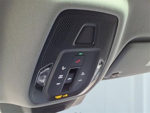 Used 2025 Audi Q5 Premium w/ Convenience Package image 21