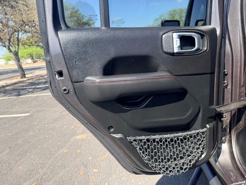 Used 2019 Jeep Wrangler Unlimited Rubicon image 24