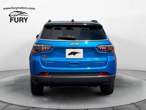Used 2025 Jeep Compass Limited AWD/4WD image 4