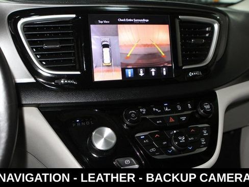 Used 2020 Chrysler Pacifica Touring-L Plus w/ Tire & Wheel Group FWD image 19