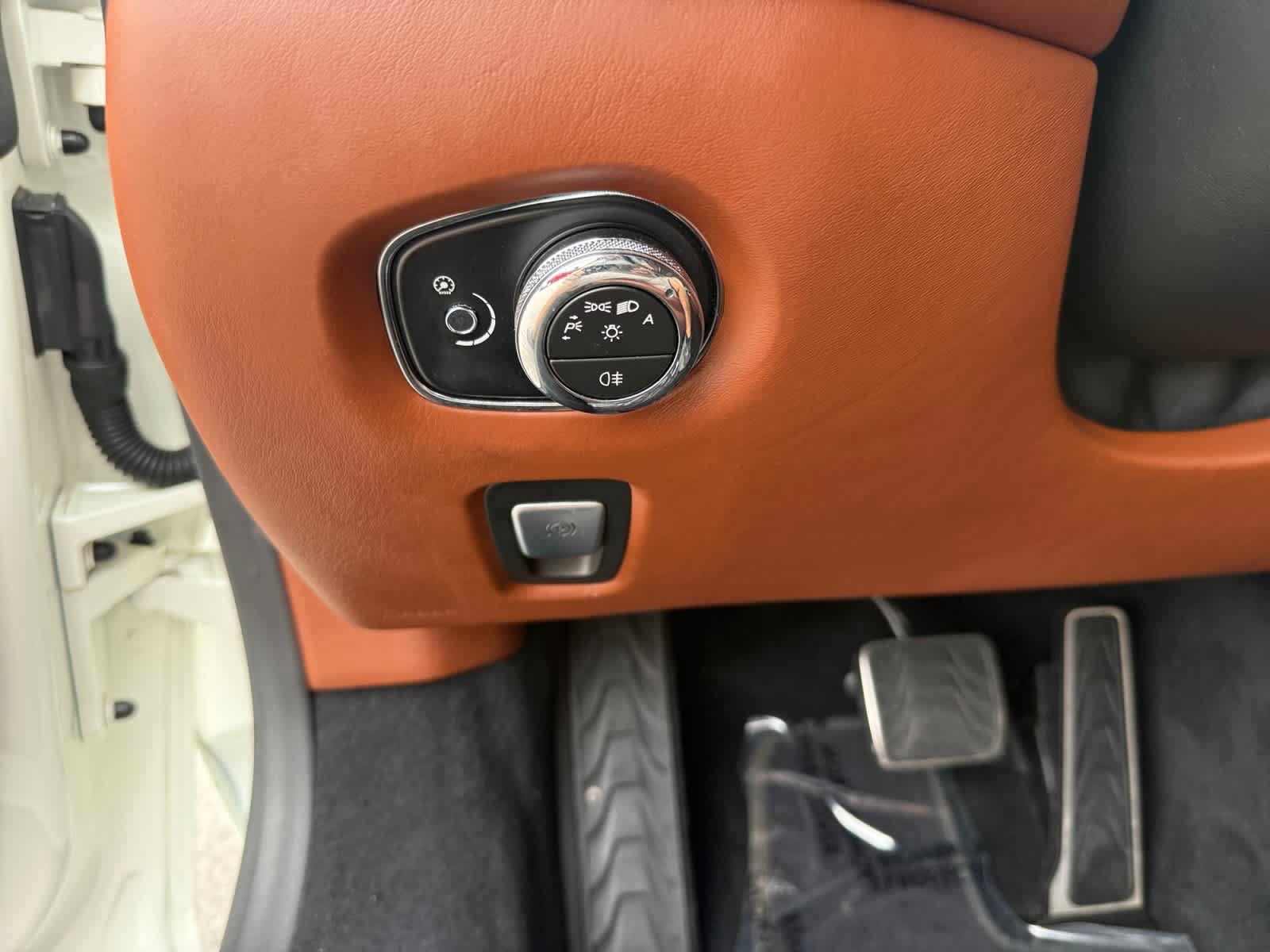 Used 2019 Aston Martin V8 Vantage Coupe RWD image 23