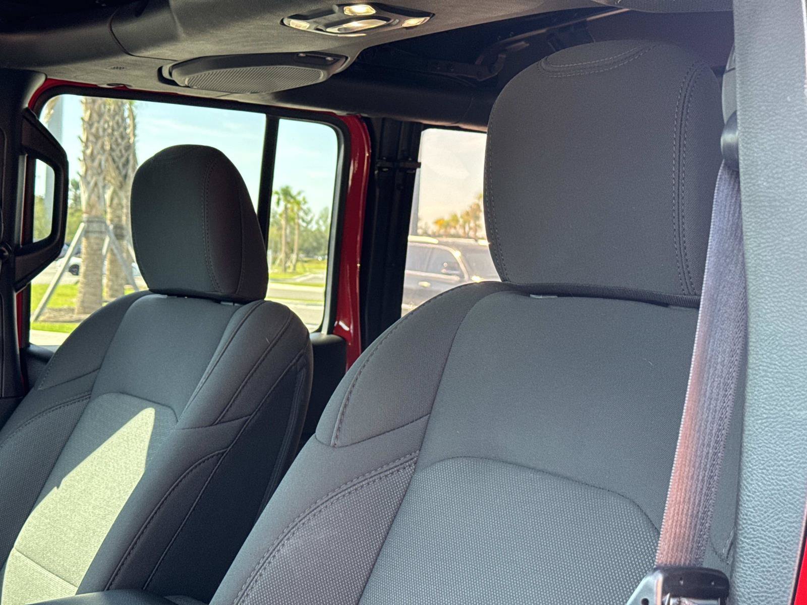Used 2023 Jeep Wrangler Unlimited AWD/4WD image 12