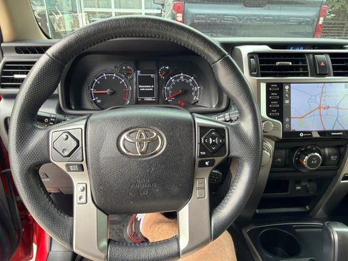 Used 2022 Toyota 4Runner SR5 Premium w/ Moonroof Package RWD image 21