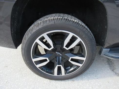 Used 2018 Chevrolet Tahoe Premier AWD/4WD image 5