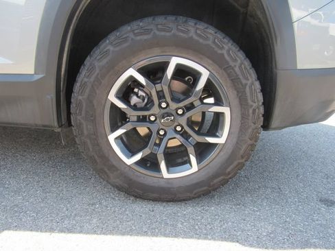 Certified 2025 Chevrolet Equinox ACTIV w/ Safety and Technology Package AWD/4WD image 6