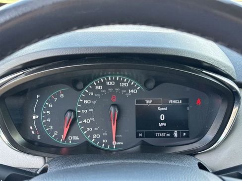 Used 2020 Chevrolet Trax LT w/ LT Convenience Package image 14