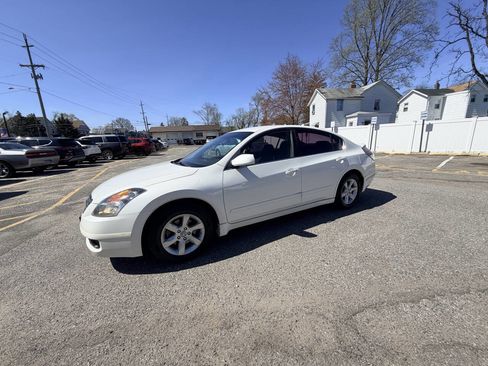 Used 2007 Nissan Altima Hybrid Sedan w/ Convenience Pkg image 19