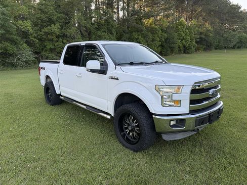 Used 2015 Ford F150 Lariat w/ Equipment Group 501A Mid image 9