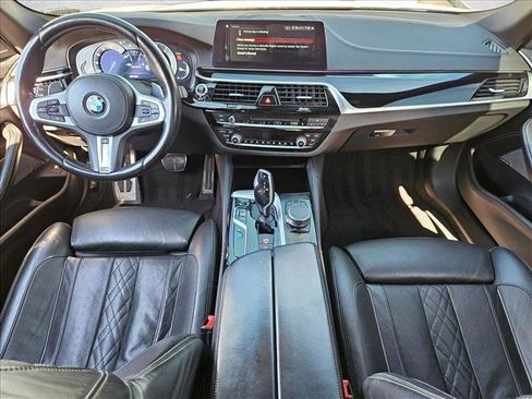 Used 2018 BMW M550i xDrive image 16