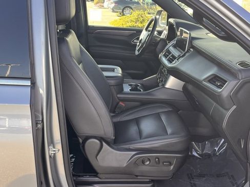 Used 2023 Chevrolet Suburban LT image 10