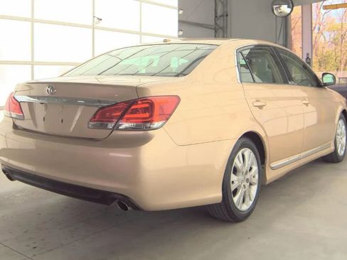 Used 2011 Toyota Avalon FWD image 3