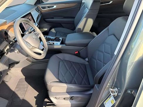 New 2026 Volkswagen Atlas SE FWD image 8