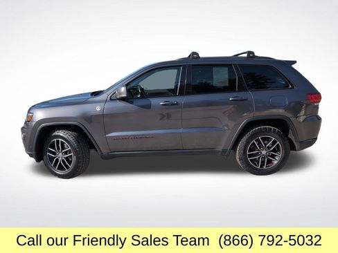 Used 2018 Jeep Grand Cherokee Trailhawk image 2