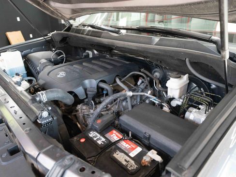 Used 2019 Toyota Tundra SR5 w/ TRD Off Road Package AWD/4WD image 32