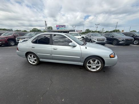 Used 2004 Nissan Sentra SE-R Spec V w/ Sunroof Pkg image 2
