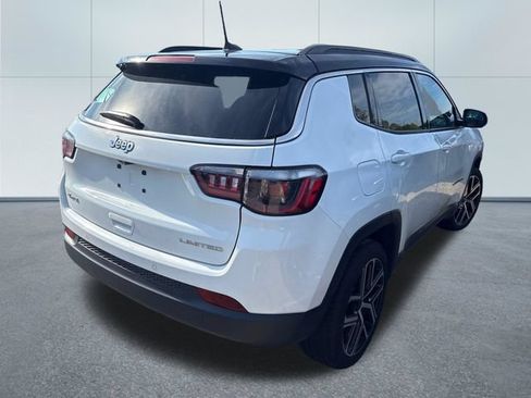 Used 2025 Jeep Compass Limited AWD/4WD image 4