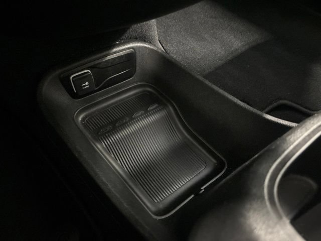 Used 2025 Chrysler Pacifica Select FWD image 26
