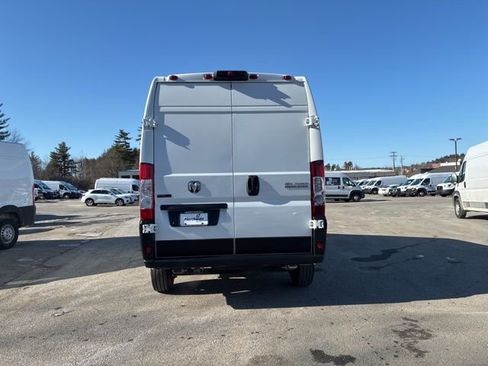 Used 2024 RAM ProMaster 2500 w/ Convenience Group FWD image 6