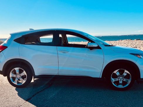 Used 2016 Honda HR-V EX image 5