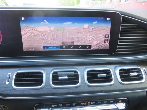Used 2020 Mercedes-Benz GLS 450 4MATIC image 17