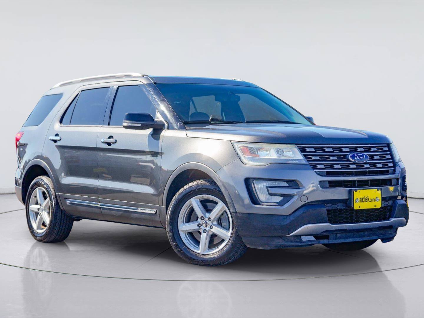 Used 2016 Ford Explorer XLT w/ Equipment Group 202A AWD/4WD image 1
