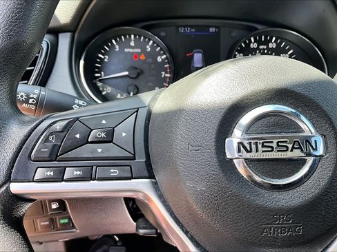 Used 2020 Nissan Rogue S FWD image 23