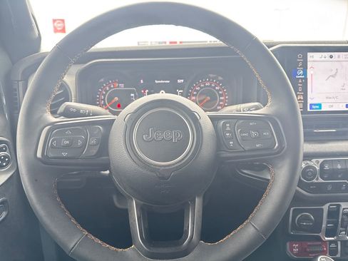 Used 2024 Jeep Gladiator Sport image 16