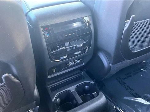 Used 2024 Jeep Grand Cherokee L Altitude image 36