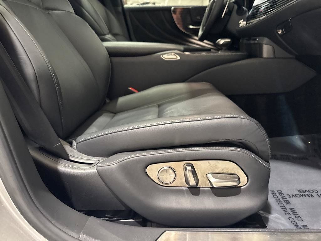 Used 2018 Lexus LS 500 w/ Accessory Package (Z1) RWD image 64