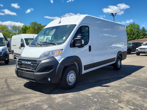 Used 2025 RAM ProMaster 3500 w/ Convenience Group FWD image 2