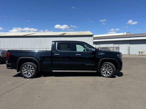 Used 2023 GMC Sierra 1500 Denali w/ Denali Reserve Package image 4