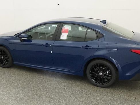 New 2026 Toyota Camry SE FWD image 4
