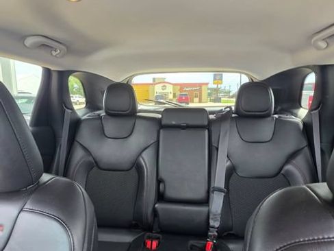 Used 2020 Jeep Cherokee Trailhawk w/ Cold Weather Group AWD/4WD image 19