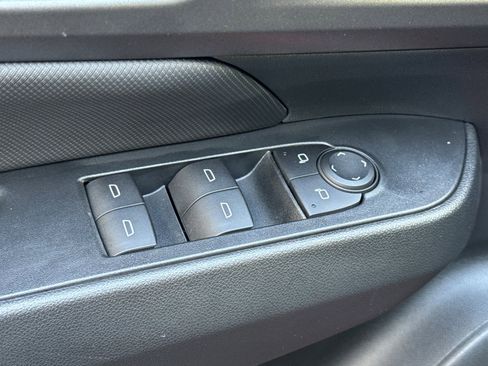 Used 2025 Chevrolet Equinox EV LT image 12