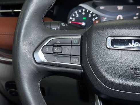 Certified 2023 Jeep Compass Limited image 33