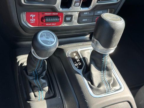 Used 2023 Jeep Wrangler Unlimited Rubicon 4xe AWD/4WD image 21