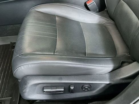 Used 2018 Honda Accord Touring image 31