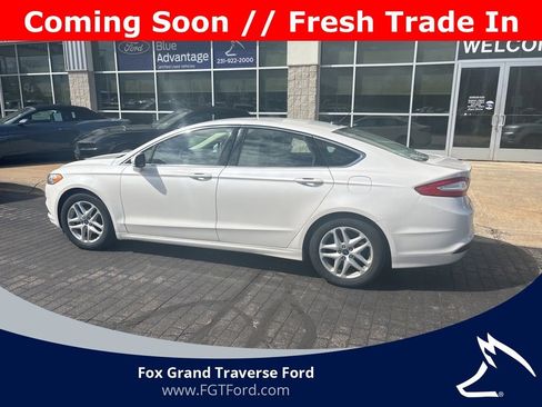 Used 2014 Ford Fusion SE w/ Equipment Group 202A FWD image 1
