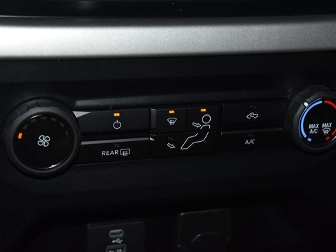 Used 2023 Ford F150 XLT image 13