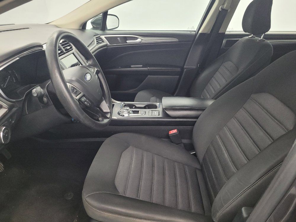 Used 2020 Ford Fusion SE FWD image 17