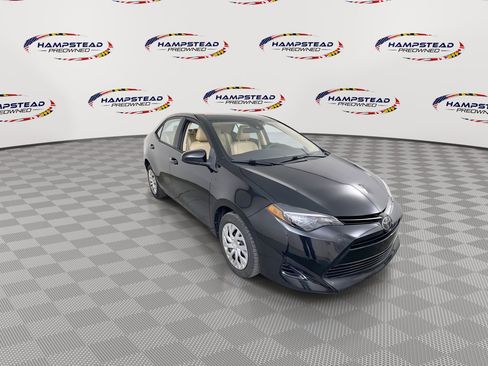 Used 2017 Toyota Corolla LE w/ Carpet Mat Package (TMS) FWD image 2