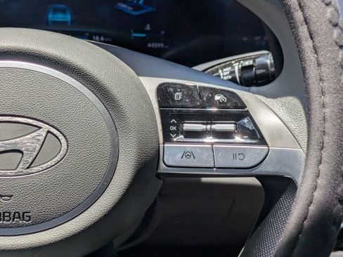 Used 2024 Hyundai Elantra SEL FWD image 25