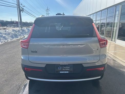 Certified 2025 Volvo XC40 B5 Plus AWD/4WD image 4