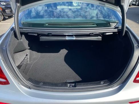 Used 2019 Mercedes-Benz E 300 4MATIC image 12