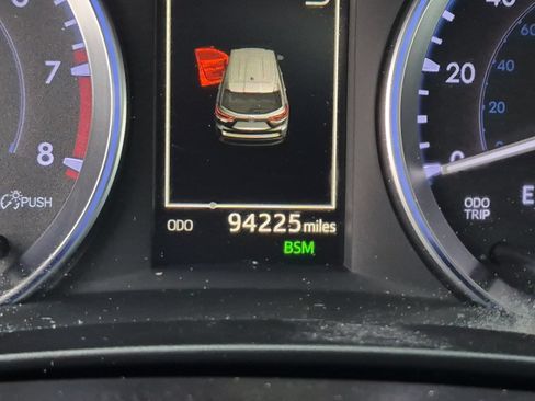 Used 2018 Toyota Highlander XLE w/ Protection Package #3 AWD/4WD image 28